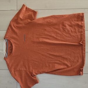 Patagonia Men's Orange T-Shirt Meduim